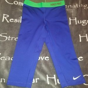 Nike Pro capris